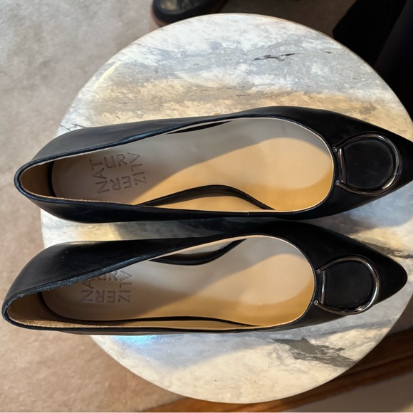 NWOT Classy Naturalizer Caprice Leather Black Heels with Accent size 8 - Picture 5 of 7